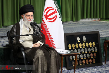 دیدار مدال‌آوران المپیاد‌های علمی و اعضای تیم ملی والیبال جوانان با رهبر معظم انقلاب