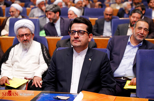 ظریف و رئیسی در همایش بزرگداشت روز حقوق بشر اسلامی و کرامت انسانی
