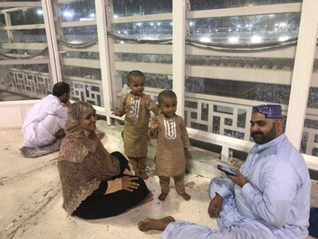 حجاج کوچک را در لباس احرام ببینید