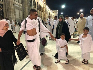 حجاج کوچک را در لباس احرام ببینید