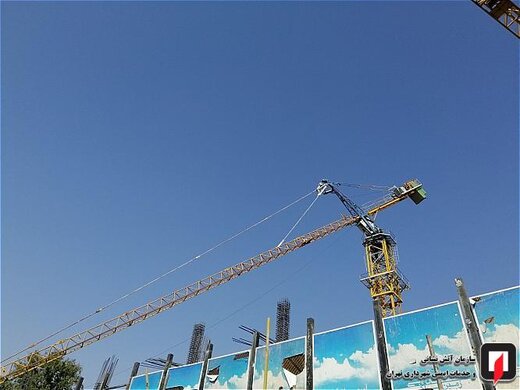 سقوط جرثقیل تاور کرین در مینی‌سیتی