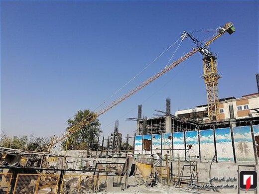 سقوط جرثقیل تاور کرین در مینی‌سیتی