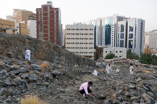 جمع‌آوری سنگ برای رمی جمرات