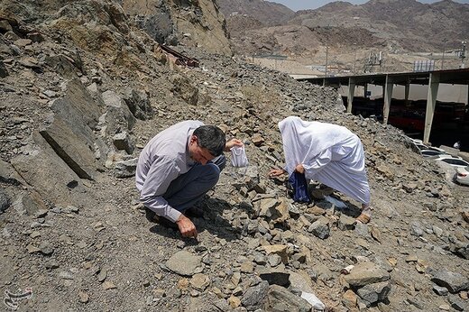جمع‌آوری سنگ برای رمی جمرات