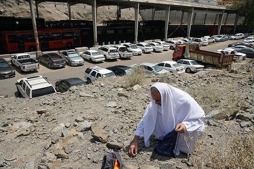 جمع‌آوری سنگ برای رمی جمرات