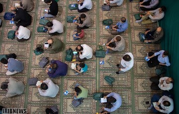 مراسم دعای روز عرفه در همدان
