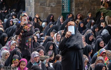 مراسم دعای روز عرفه در همدان