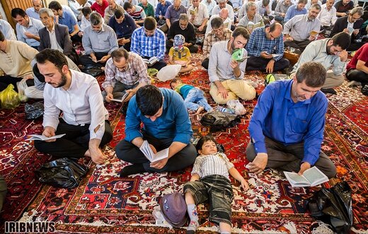 مراسم دعای روز عرفه در تبریز