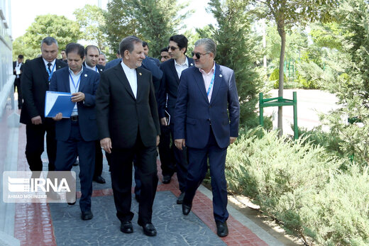 دیدارهای جهانگیری در حاشیه نخستین مجمع اقتصادی خزر
