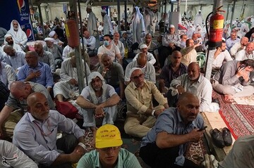 یادواره شهدای منا و مسجدالحرام در سرزمین منا