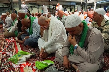 یادواره شهدای منا و مسجدالحرام در سرزمین منا