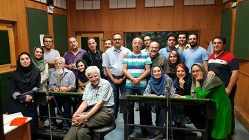 اکبر منانی: «خانه کاغذی» به دلیل سانسوری که داشت سخت‌ترین دوبله این سال‌ها بود