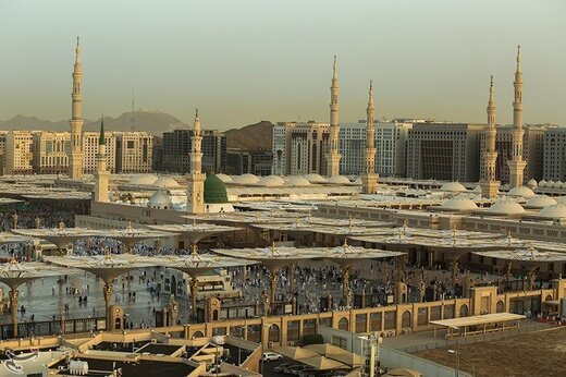 قبرستان بقیع و مسجدالنبی در مدینه