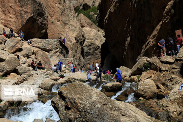 گردشگران در تنگه واشی