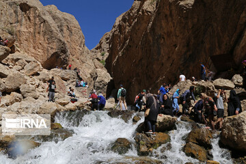 گردشگران در تنگه واشی