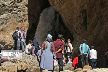 گردشگران در تنگه واشی