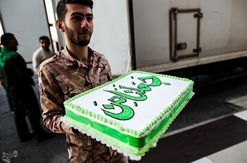 توزیع 80 کیلو کیک توسط سپاه حفاطت فرودگاه اهواز به مناسبت عید غدیر خم