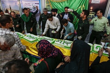 توزیع 80 کیلو کیک توسط سپاه حفاطت فرودگاه اهواز به مناسبت عید غدیر خم