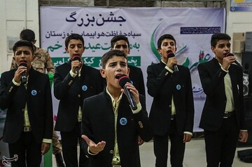 توزیع 80 کیلو کیک توسط سپاه حفاطت فرودگاه اهواز به مناسبت عید غدیر خم