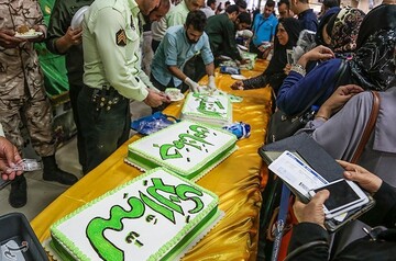 توزیع 80 کیلو کیک توسط سپاه حفاطت فرودگاه اهواز به مناسبت عید غدیر خم