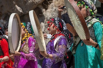 اولین جشنواره میوه های بهشتی در کرمانشاه