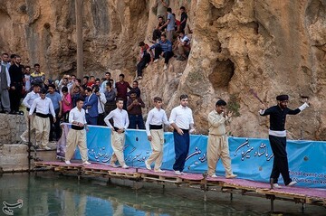 اولین جشنواره میوه های بهشتی در کرمانشاه