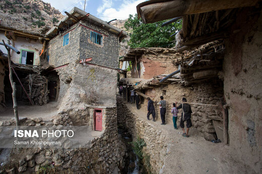 روستای «سرآقا سید» در استان چهارمحال و بختیاری