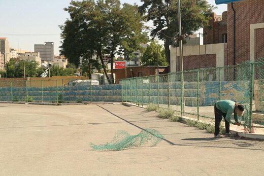 آماده‌سازی ورزشگاه تختی ارومیه برای هفته دوم لیگ دسته یک فوتبال
