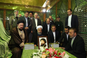 تجدید میثاق رئیس جمهور و اعضای هیأت دولت با آرمان‌های بلند امام خمینی(ره)