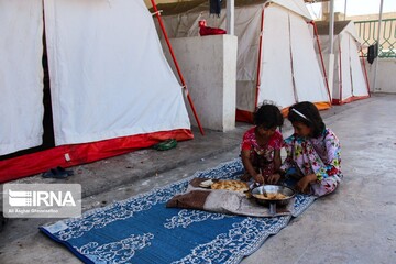چادرنشینی سیل زدگان در گنبدکاووس پس از گذشت 5 ماه