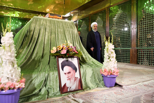 تجدید میثاق رئیس جمهور و اعضای هیأت دولت با آرمان‌های بلند امام خمینی(ره)