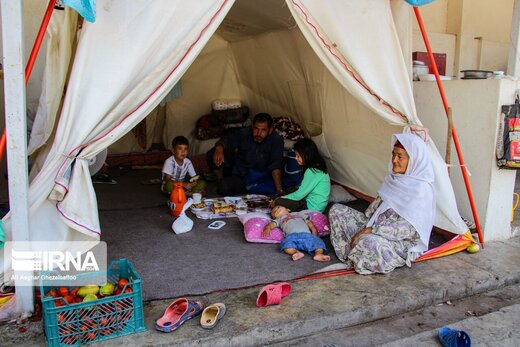 چادرنشینی سیل زدگان در گنبدکاووس پس از گذشت 5 ماه