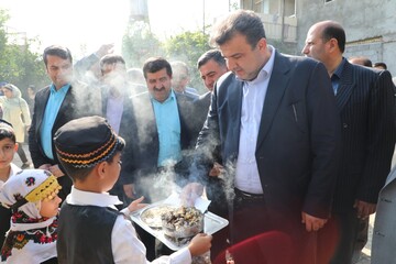 با حضور استاندار، قطار منازل تعمیراتی سیل زدگان مازندران به ایستگاه آخر رسید / افتتاح سی و هشتمین منزل تخریبی سیل زدگان