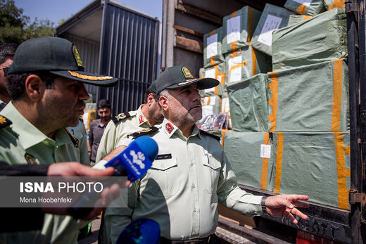 کشف کامیون‌های میلیاردی کالای قاچاق در تهران