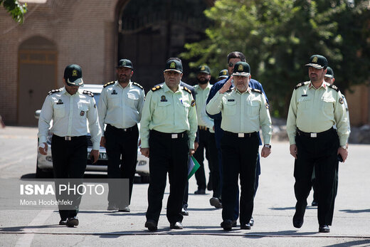 کشف کامیون‌های میلیاردی کالای قاچاق در تهران