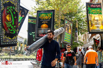 بازار سیاهه فروشی در آستانه محرم