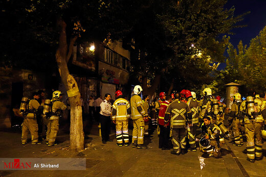 مانور اطفای حریق آتش نشانی در بازار تهران