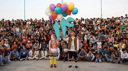 برگزیدگان تئاتر خیابانی مریوان به جشنواره‌های خارجی معرفی می‌شوند