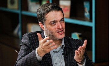 حمله تند قوچانی به عارف؛ چرا اینقدر بی‌مسئولیت و باری به هر جهت هستید؟/ این انتخابات «آغاز پایان اصلاح‌طلبان خسته» است