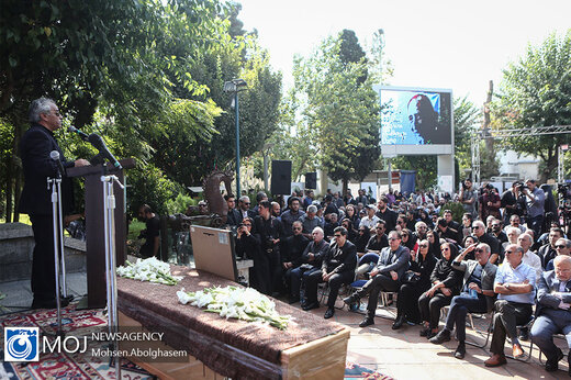 مراسم تشییع پیکر داریوش اسدزاده