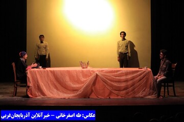 تئاتر «از گوشه تبریز تا پرده‌های ترابزون»