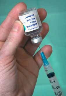 واکسن آنفلوآنزای ۹۸ رسید/ چه کسانی باید واکسن بزنند؟ 