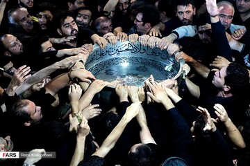 آیین طشت‌گذاری در اردبیل