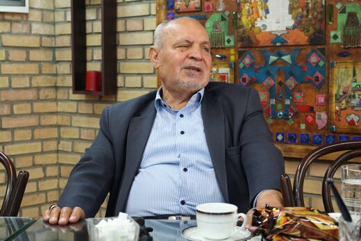 فیلم | مسئول وقت رکن 2 ارتش: کشمیری را بازرگان آورد، شهید رجایی پشت سرش نماز میخواند