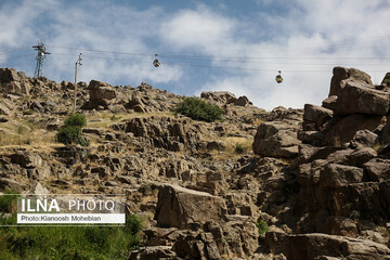 گردشگران تابستانی در گنجنامه همدان