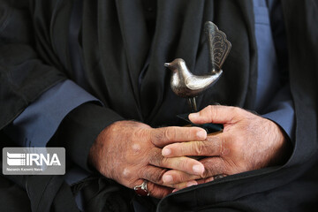 اهتزاز پرچم هزار متری «یاحسین(ع)» در آسمان تهران