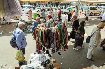 خرید زائران کشورهای خارجی از بازارهای مکه