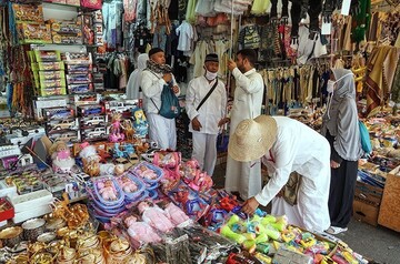 خرید زائران کشورهای خارجی از بازارهای مکه