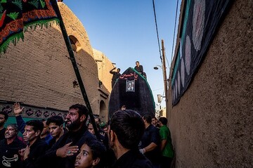 آیین نخل برداری در میبد یزد