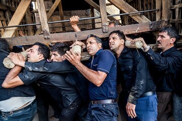 آیین نخل برداری در میبد یزد